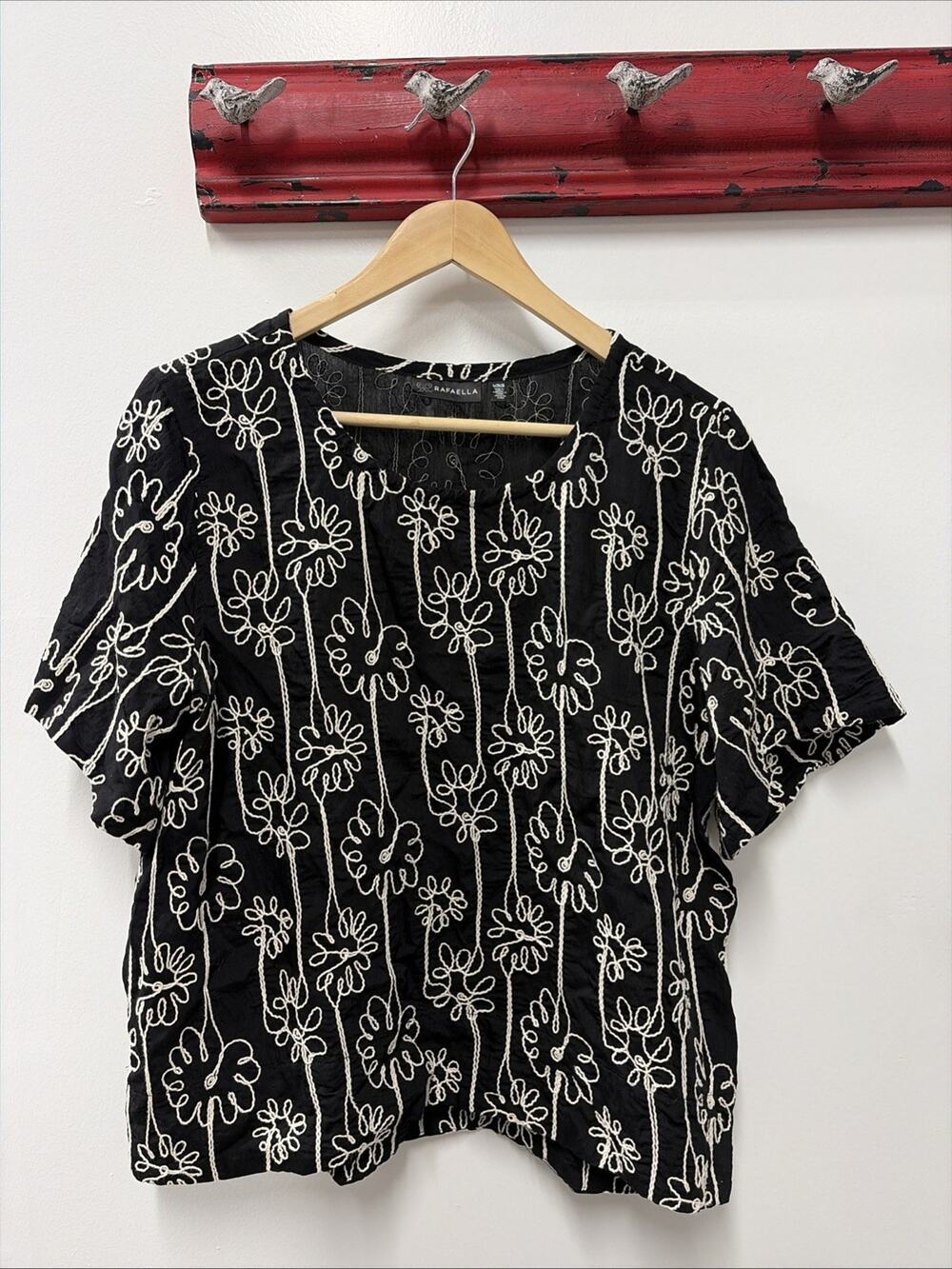 Rafaella Women's Size Large Black/White Peasant Top Embroidered Floral Boho